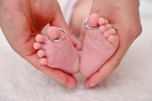 微山满月宝宝只放屁不排便