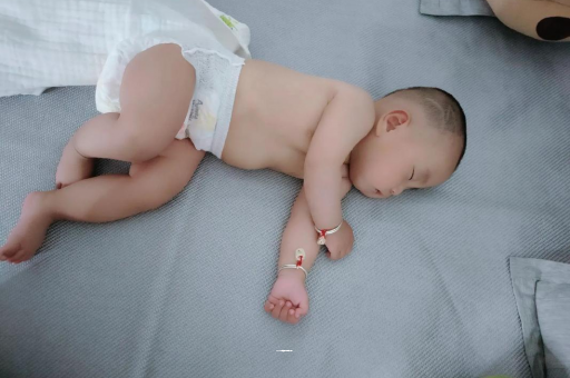 微山宝宝发烧可以喝牛奶吗